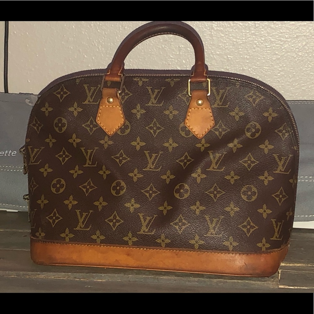 Louis Vuitton Alma pm